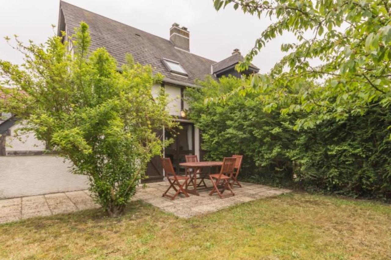 Nice House In A Residence With Swimming Pool Cabourg Bagian luar foto